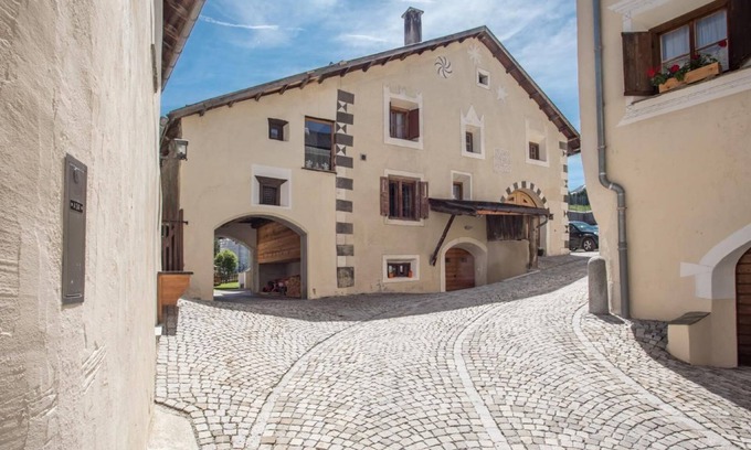 Zuoz House | Holiday house Zuoz for 1 - 10 persons with 4 bedrooms - Holiday house