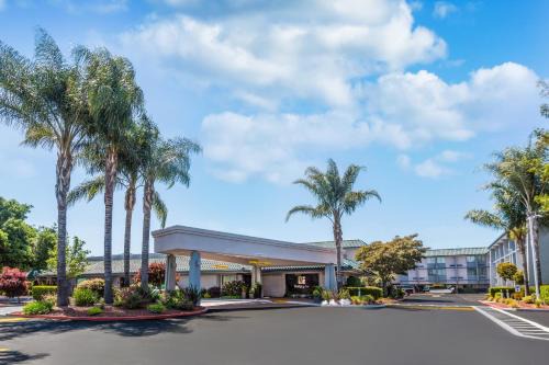 Dublin Hotel | Holiday Inn Dublin - Pleasanton by IHG