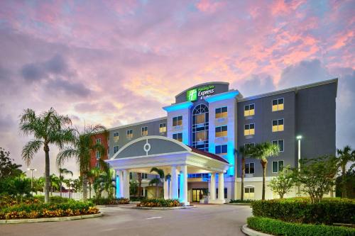 Saint Lucie West Hotel | Holiday Inn Express Hotel & Suites Port St. Lucie West by IHG