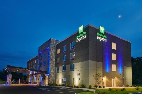 Lockport Hotel | Holiday Inn Express Amherst - Lockport by IHG