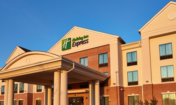 Bordentown Hotel | Holiday Inn Express Bordentown - Trenton South by IHG