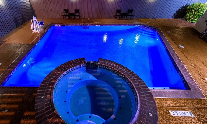 Bastrop Hotel | Holiday Inn Express Hotel & Suites Bastrop by IHG