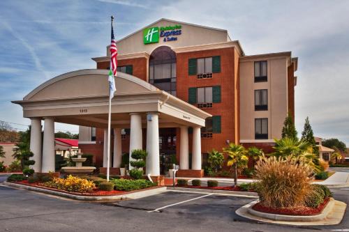 McDonough Hotel | Holiday Inn Express Hotel & Suites McDonough by IHG
