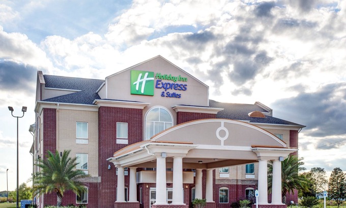 Mathews Hotel | Holiday Inn Express Hotel & Suites Raceland - Highway 90 by IHG