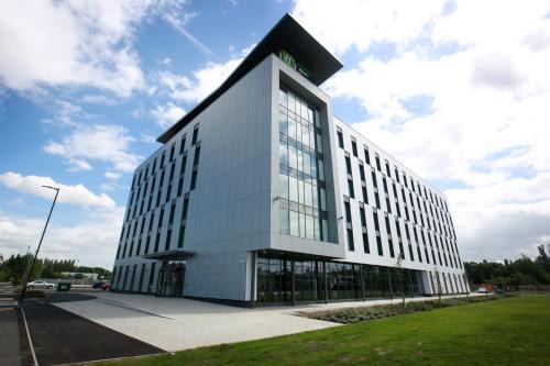 Trafford Hotel | Holiday Inn Express - Manchester - TRAFFORDCITY by IHG