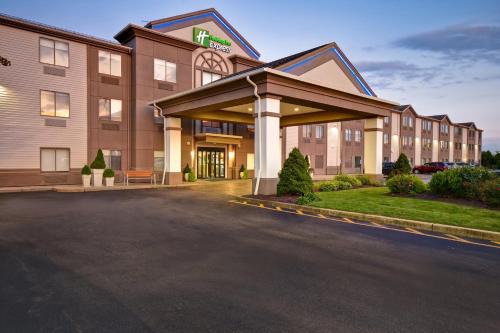 Middletown Hotel | Holiday Inn Express Newport North - Middletown by IHG