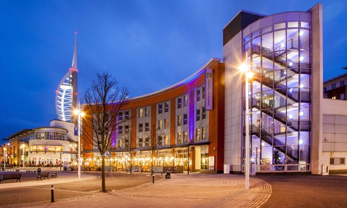 Portsmouth Hotel | Holiday Inn Express Portsmouth - Gunwharf Quays by IHG