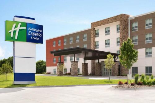 Rhinelander Hotel | Holiday Inn Express & Suites Rhinelander by IHG