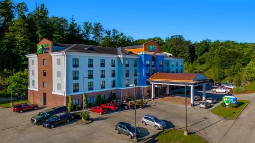 Cross Lanes Hotel | Holiday Inn Express & Suites Cross Lanes by IHG