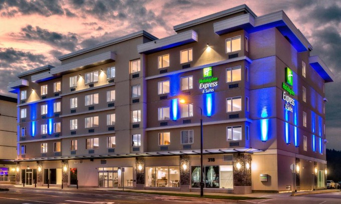 Victoria Hotel | Holiday Inn Express & Suites Victoria-Colwood by IHG