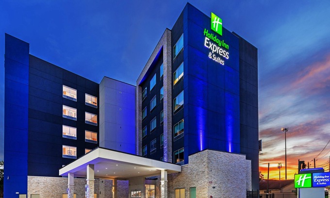 Northside Hotel | Holiday Inn Express & Suites Houston – Downtown North by IHG