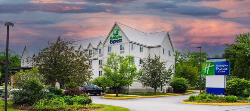 Lincoln Hotel | Holiday Inn Express & Suites - Lincoln East - White Mountains by IHG