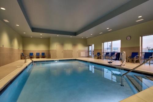 Troy Hotel | Holiday Inn Express & Suites Troy by IHG