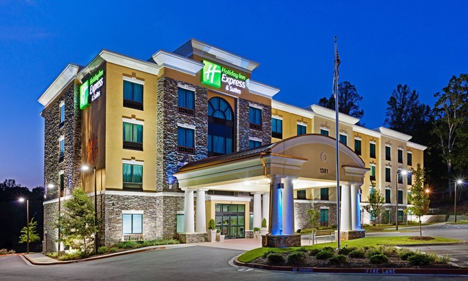 Clemson Hotel | Holiday Inn Express & Suites Clemson by IHG