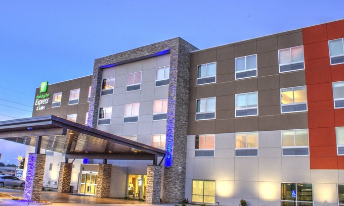 Spencer Hotel | Holiday Inn Express & Suites Spencer by IHG