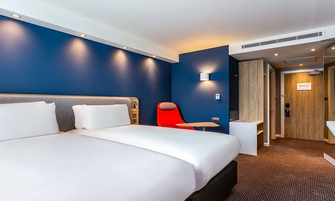 Windsor Hotel | Holiday Inn Express Windsor by IHG
