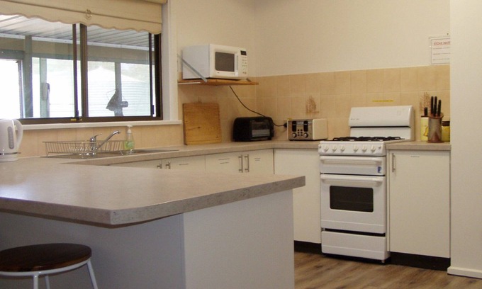 Minlacowie House | Holiday Magic ~ Esplanade ~ Close to Beach EXCELLENT OFF PEAK SPECIALS!