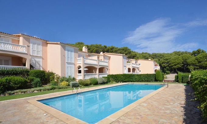 Begur Apartment | Holiday rental apartment with swimming pool in Begur, Aiguafreda