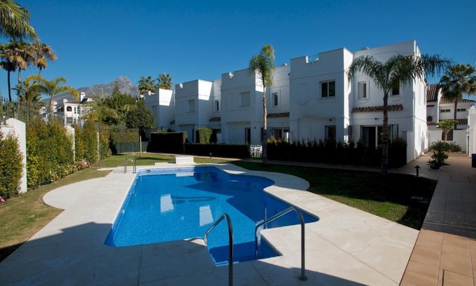 Marbella Villa | HOLIDAY TOWNHOUSE FOR RENT IN PUERTO BANUS (LOS NARANJOS DE MARBELLA) - PUERTO BANUS VACATION TOWNHOUSE