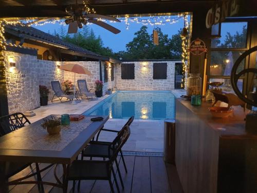 Montfermier House | Holidayhomepoujol 2 persons