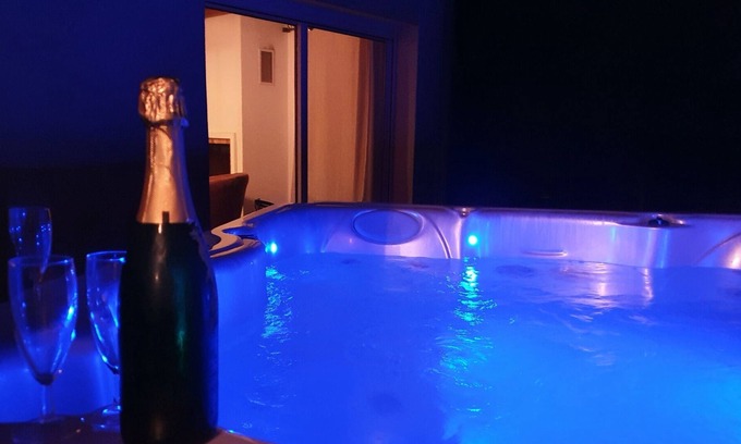 Plounevez-Lochrist House | Holidays between sea and spa in a charming house by the coast