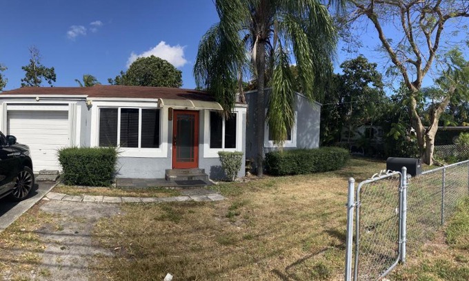 Little Ranches Other | Hollywood Beach Efficient