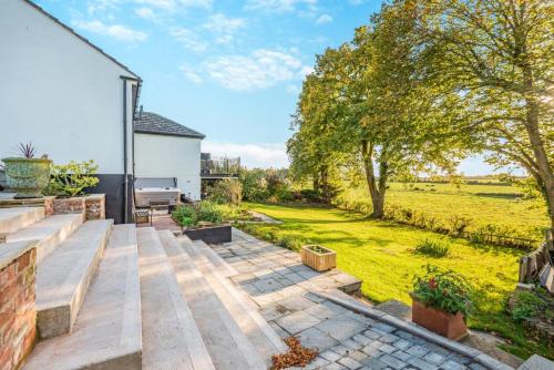 Carlisle House | Holme View Cottage