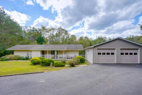 Ruckersville House | Home 14 Mi to Shenandoah Natl Park! Fenced Yard
