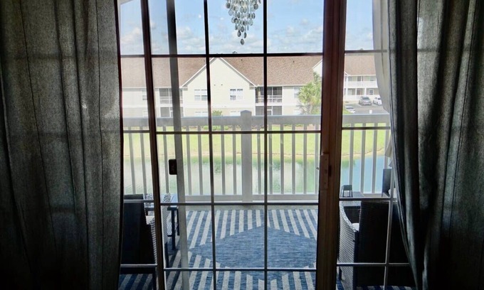 Socastee Condo | Home Away from Home in Azalea Lakes