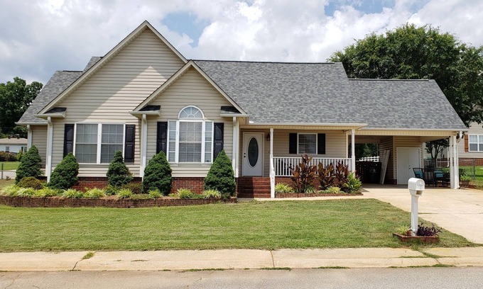 Lyman House | Home Away from Home - Monthly Rental near Downtown Greer, GSP Airport, BMW
