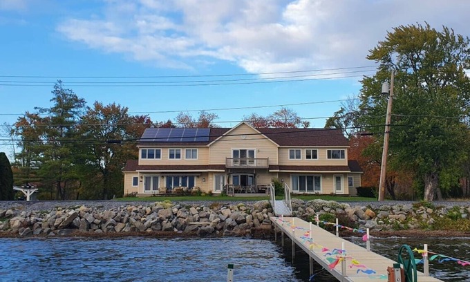 Saratoga Springs House | Home away from Home, Saratoga Springs Lake House Five Minutes to Track