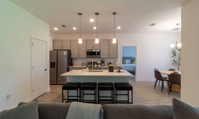 North Port House | Home away from home in Sunshine State escape!