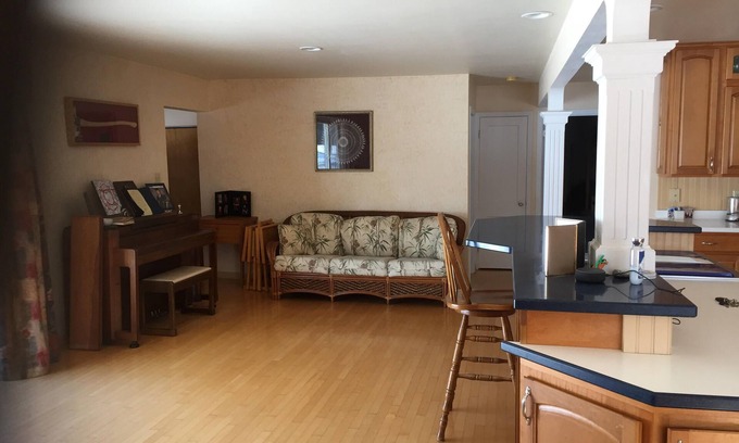 Brookfield House | Home centrally located for either Milwaukee or Waukesha Country