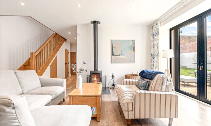 Cuddesdon Apartment | Home farm barn - Pet friendly close to Oxford