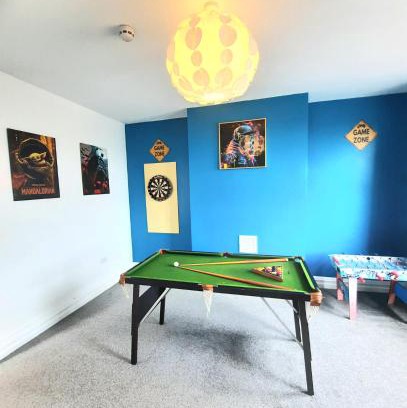 Leeds House | Home in Woodhouse, Leeds,Free 4 Car Parking,Free WiFi