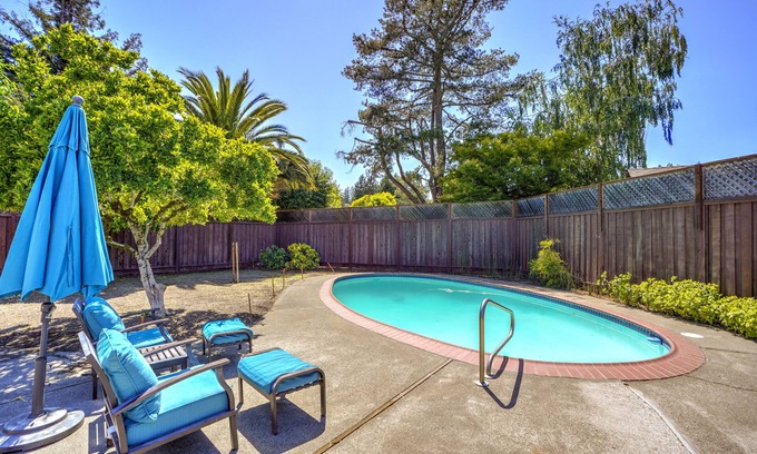 Santa Rosa House | Home near Sonoma with pool & hot tub