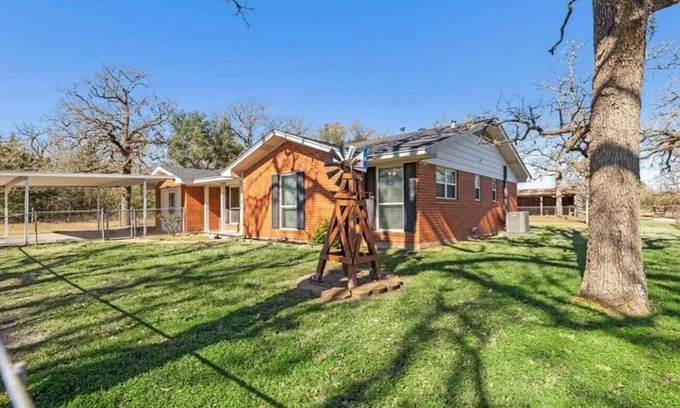 Wellborn House | Home on 6 acres in College Station, TX. Perfect for multiple families.