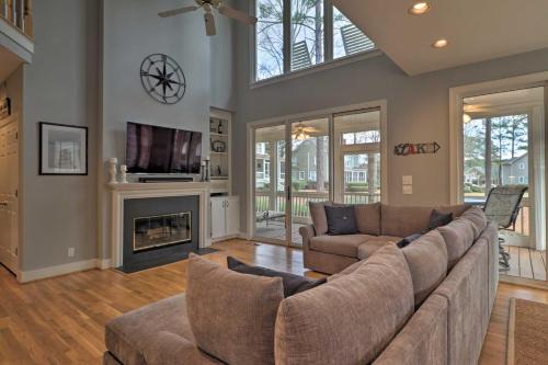Lake Oconee House | Home Overlooking Lake Oconee with Resort Amenities!
