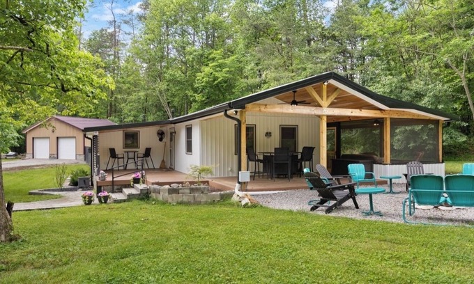 Sloans Valley House | Home/Sleep 14/Lake/2Bath/4Bed/Near Boat Ramp/Pet Friendly