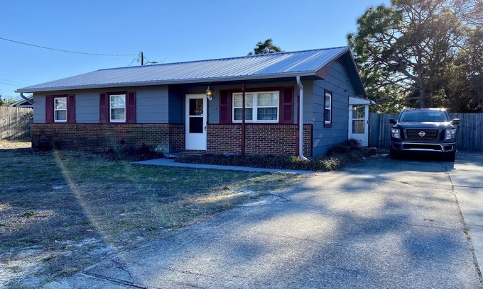 Myrtle Grove House | Home Sweet Home, 7 Minutes From Carolina Beach
