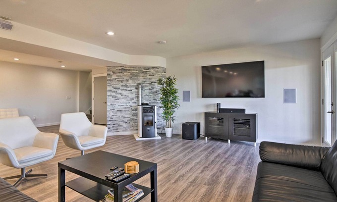 Hillsboro House | Home w/ Large Deck 17 Mi to Downtown Portland