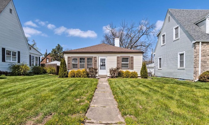 Speedway House | Home with Yard Walk to IMS and Speedway Main St!