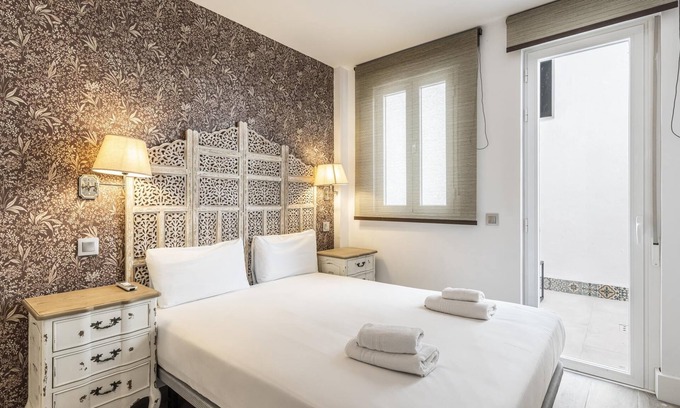 Almenara Apartment | Homeabout Plaza de Castilla Apartment III