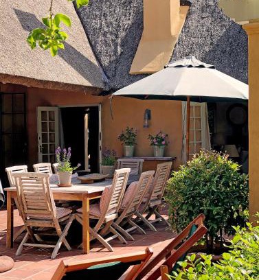 Constantia Villa | Homely Cape Dutch house with pool & mountain view