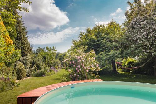 Oberricklingen Apartment | Homeport Hanover- Big House with swimmingpool, sauna and garden