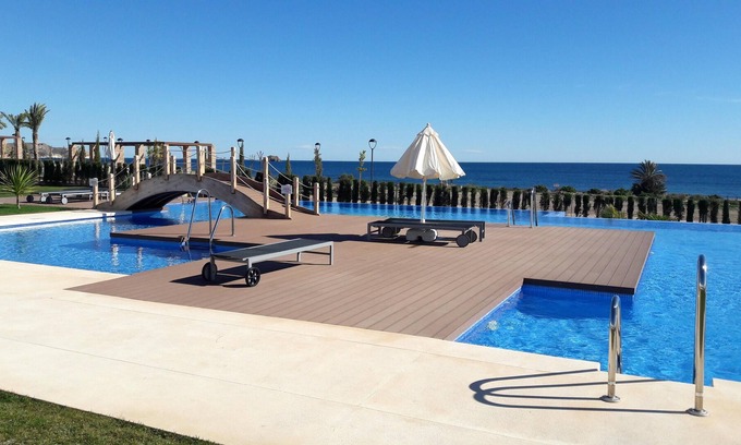 Mar de Pulpi Apartment | Homerez - 100 m away from the beach! Appartement with shared pool and jacuzzi