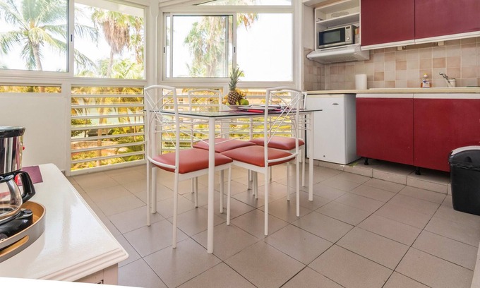 Pointe de la verdure Apartment | Homerez - 200 m away from the beach! Studio for 2 ppl. with terrace at Le Gosier