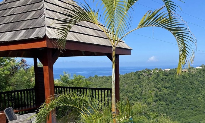 Marigot House | Homerez - Amazing bungalow 6 km away from the beach for 2 ppl. with shared pool