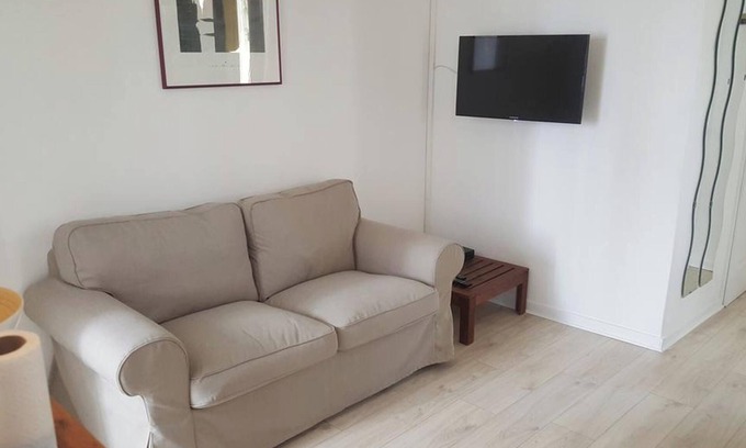 Rosny-sous-Bois Apartment | Homerez - Apartment in Rosny-sous-Bois