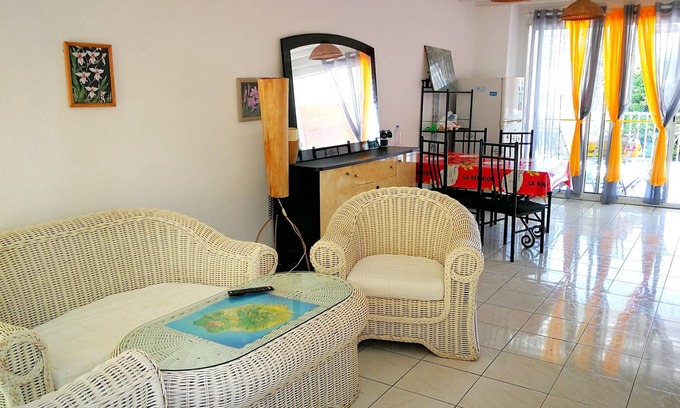 Bois de Nefles Apartment | Homerez - Appartement 7 km away from the beach for 4 ppl. with shared pool